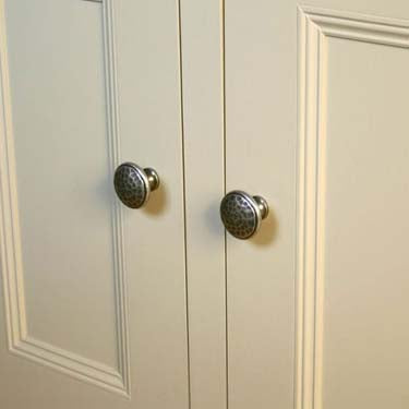 ANTIQUE PEWTER STYLE KNOBS AND PULLS