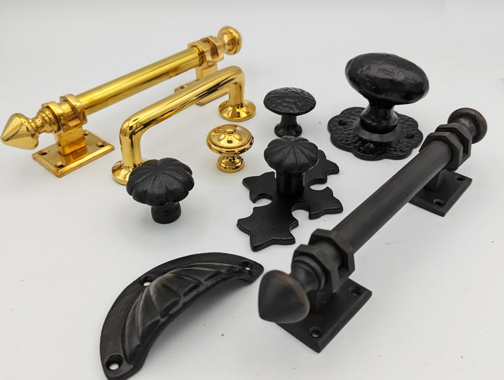 Colonial style door hardware