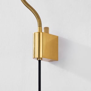 Cassandra Plug-In Sconce