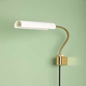 Cassandra Plug-In Sconce