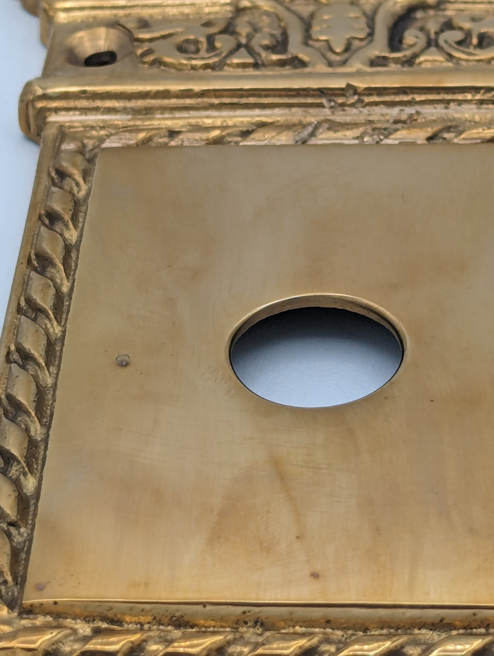 ##Antique Hardware## Open Box Sale Item Solid Brass L'Enfant Rosette Plate (Polished Brass Finish)