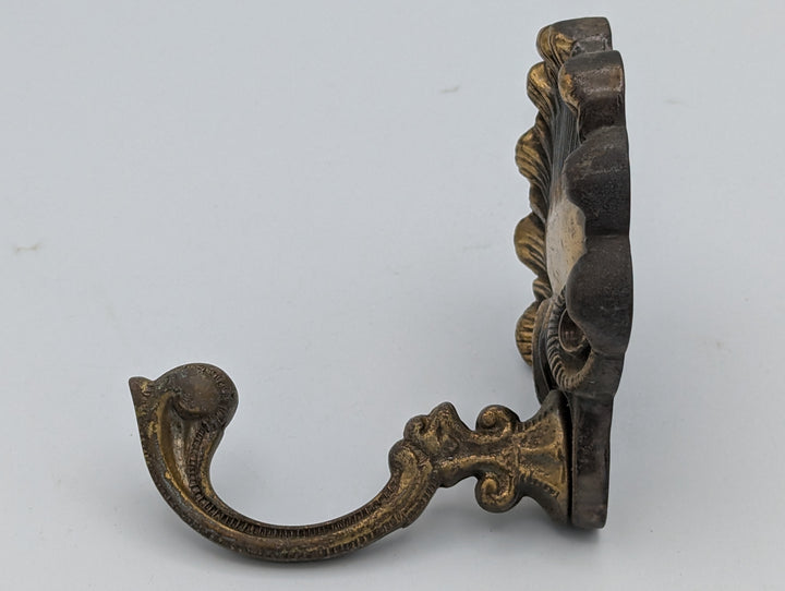 ##Antique Hardware## Brass Clamshell Bathroom Set (2 Towel Holders, 2 Small Hooks, Soap Dish – Original Early to Mid 20th Century)