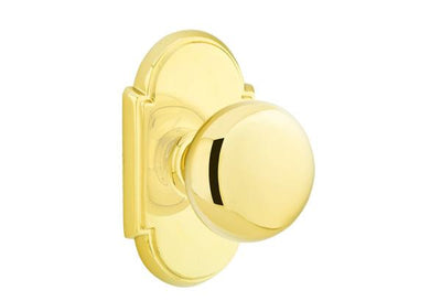 Arched Back Plate Entryway Set with Round Brass Knob (Several Finishes Available)